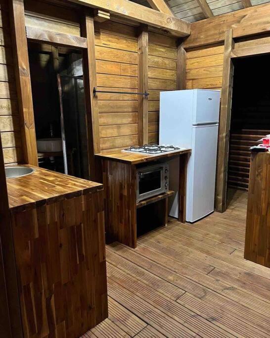 La Kaz A Pepes, Charmant Logement Avec Piscine Lamentin Exterior photo